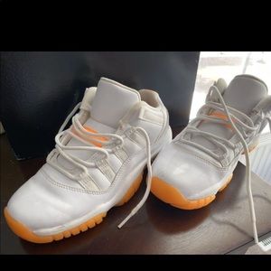 Jordan 11’a low top